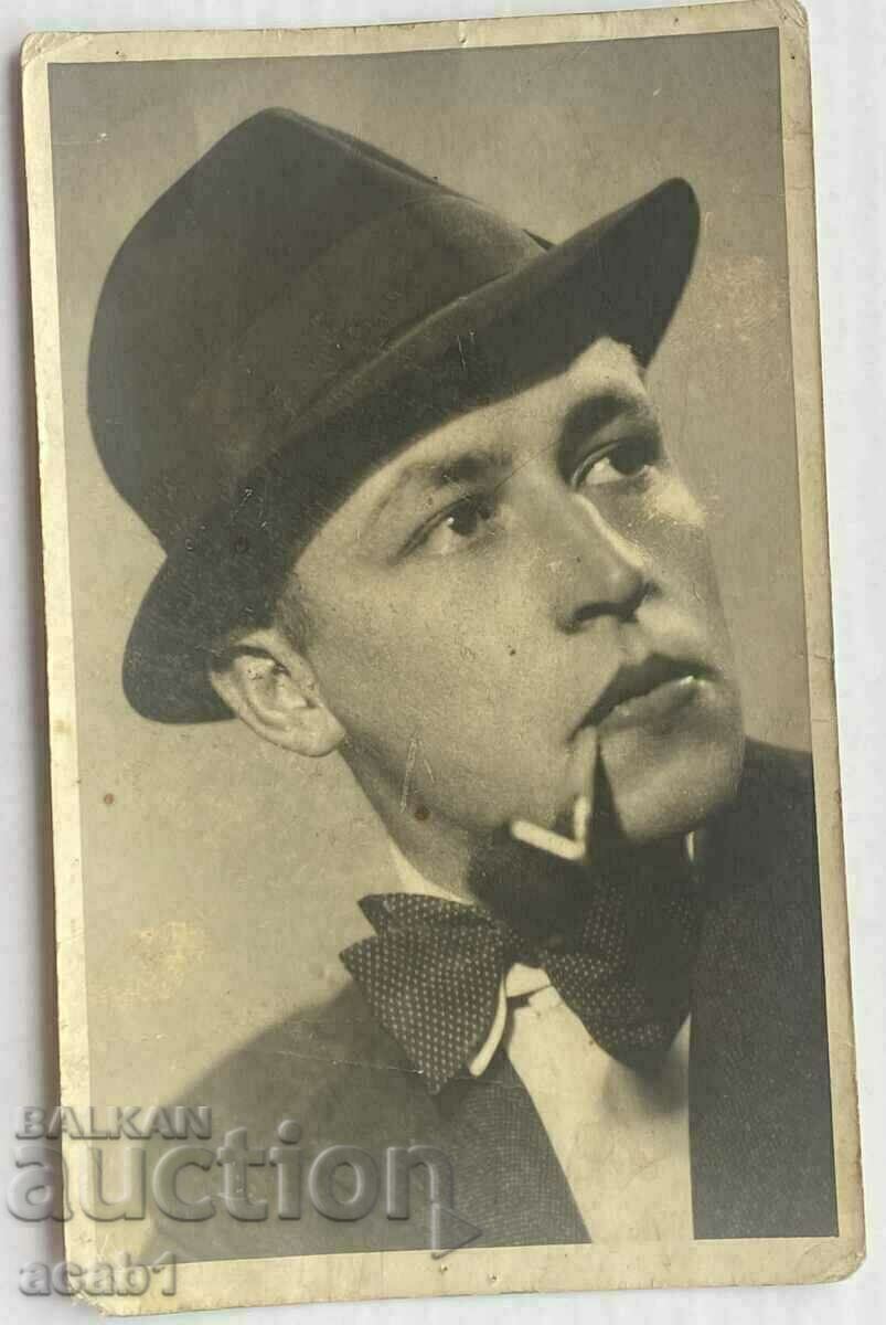 A gentleman with a pipe, the 1930s