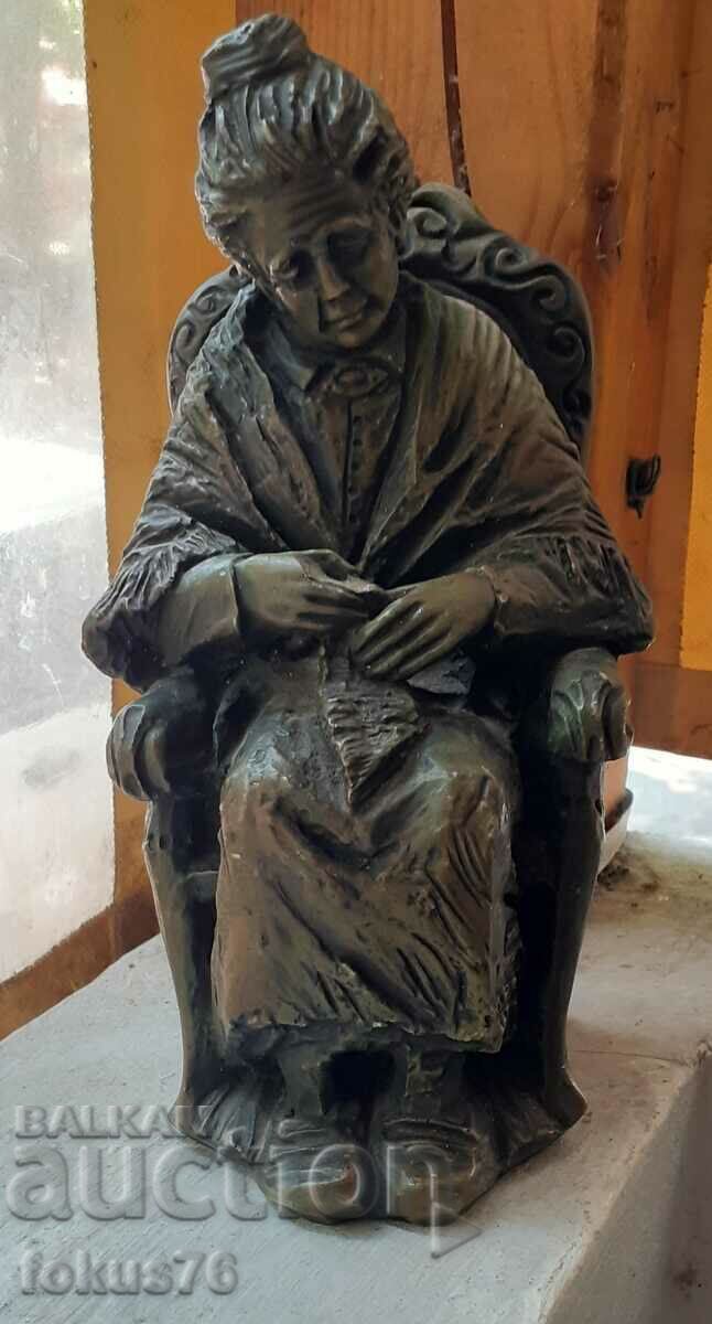 Statuette figure of an elderly Chinese woman - material stone paste with price 45.00 BGN | € 23.01 Statuette figure of an elderly Chinese woman - material stone paste with price 45.00 BGN | € 23.01