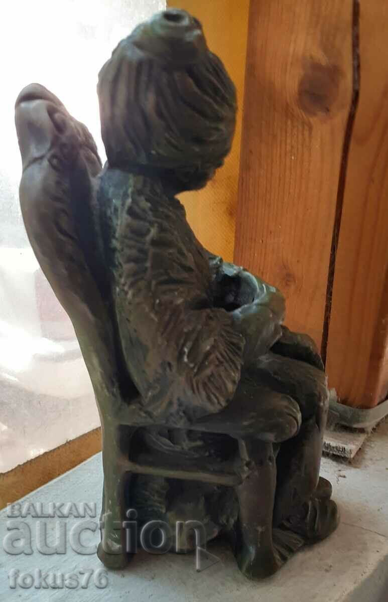 Delivery of Statuette figure of an elderly Chinese woman - material stone paste Delivery of Statuette figure of an elderly Chinese woman - material stone paste