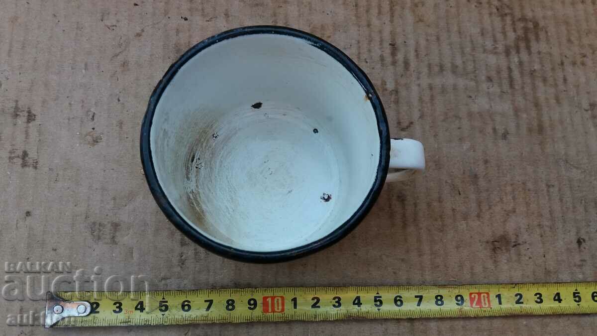 Auction SOC. ENAMELLED CUP, MARKED GLASS Auction SOC. ENAMELLED CUP, MARKED GLASS