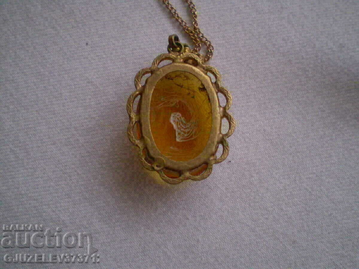 Delivery of RETRO PENDANT VINTAGE MELTED AMBER USSR JEWELRY