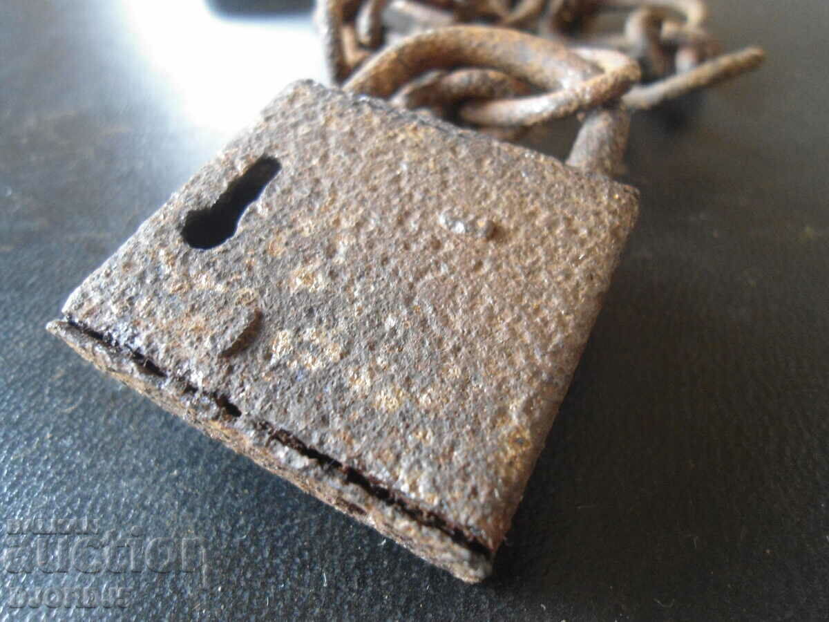 An old padlock with price 2.00 BGN | € 1.02 An old padlock with price 2.00 BGN | € 1.02