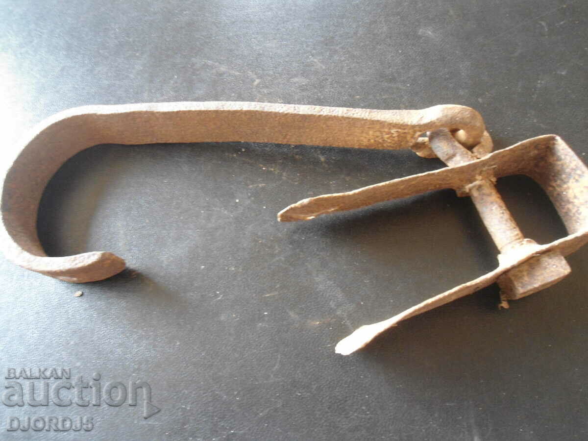 Старо ковано желязо с цена 3.00 лв. | € 1.53 Старо ковано желязо с цена 3.00 лв. | € 1.53