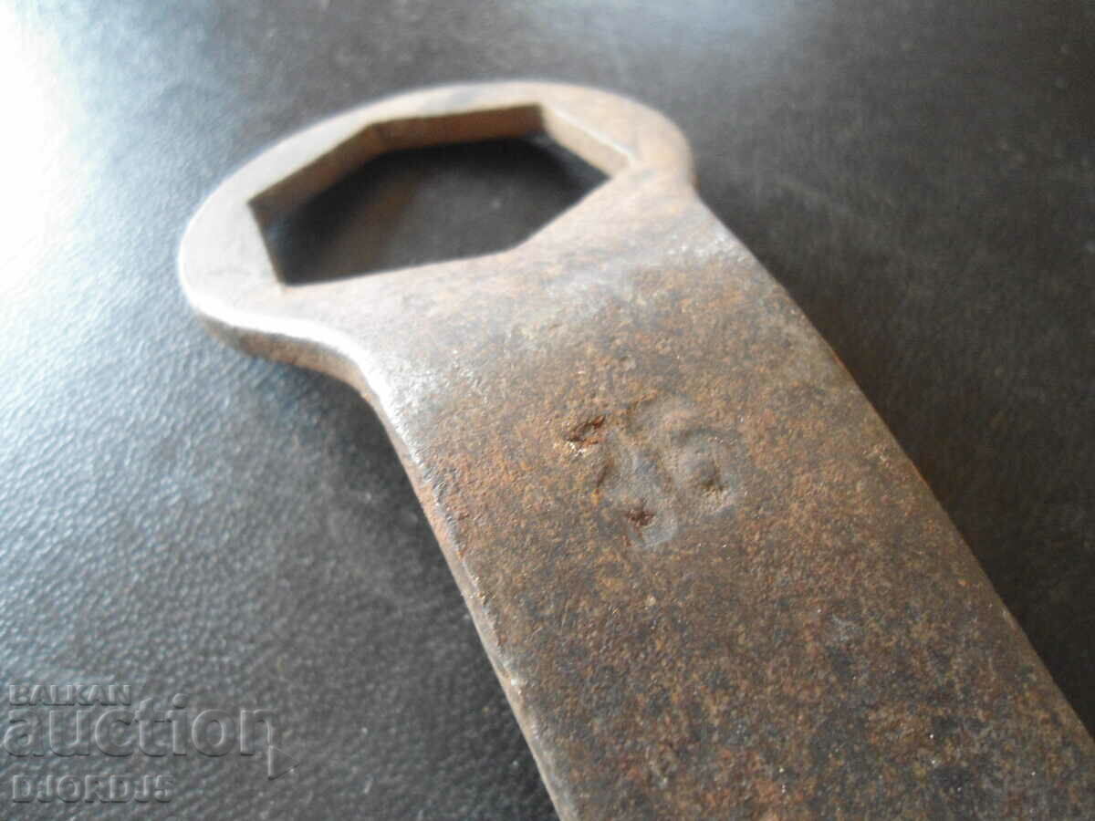 Auction Old key, marking Auction Old key, marking