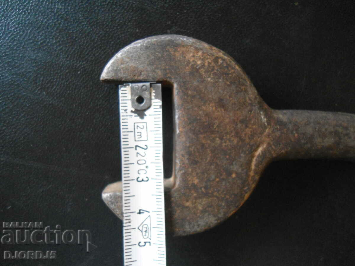 Delivery of Old strong key, 0.730 kg. Delivery of Old strong key, 0.730 kg.