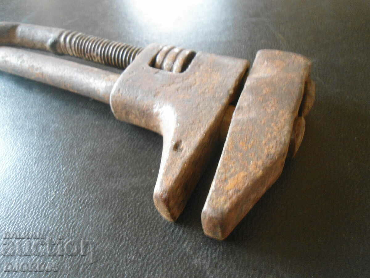 An anchor key with price 12.00 BGN | € 6.14 An anchor key with price 12.00 BGN | € 6.14