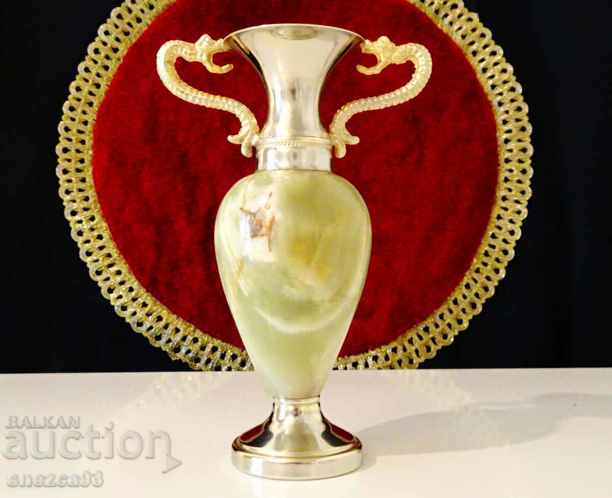 Livrarea Vază argintată, amforă, onix 15 cm, dragoni Livrarea Vază argintată, amforă, onix 15 cm, dragoni