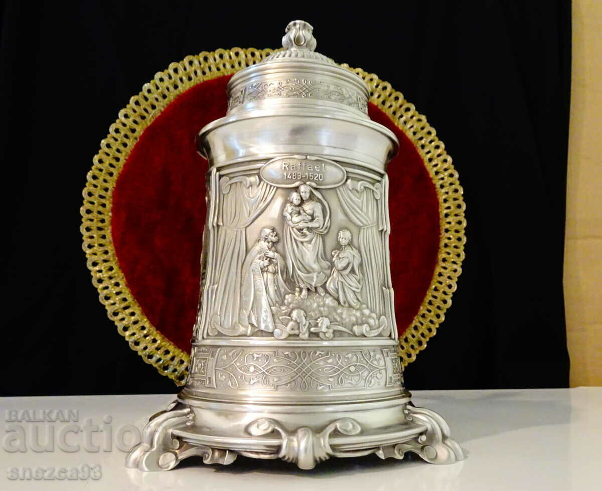 Tin mug with works by Leonardo, Michelangelo, Raphael. with price 249.00 BGN | € 127.31 Tin mug with works by Leonardo, Michelangelo, Raphael. with price 249.00 BGN | € 127.31