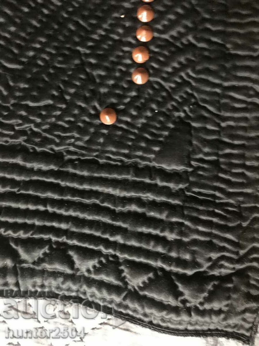 Vest, old women's vest, hand-sewn with price 194.95 BGN | € 99.68 Vest, old women's vest, hand-sewn with price 194.95 BGN | € 99.68