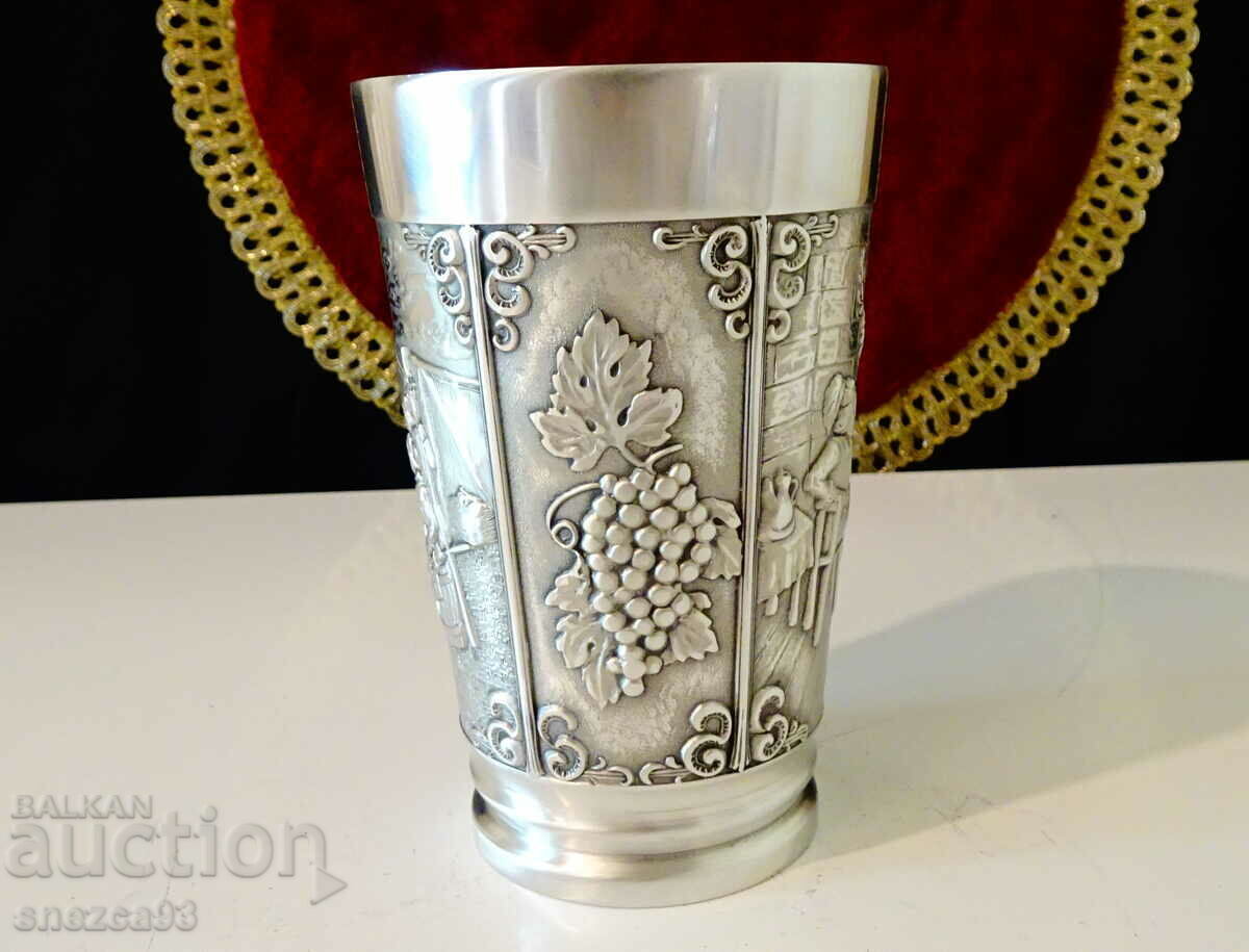 Cup, tin mug, hunting theme. with price 65.00 BGN | € 33.23 Cup, tin mug, hunting theme. with price 65.00 BGN | € 33.23