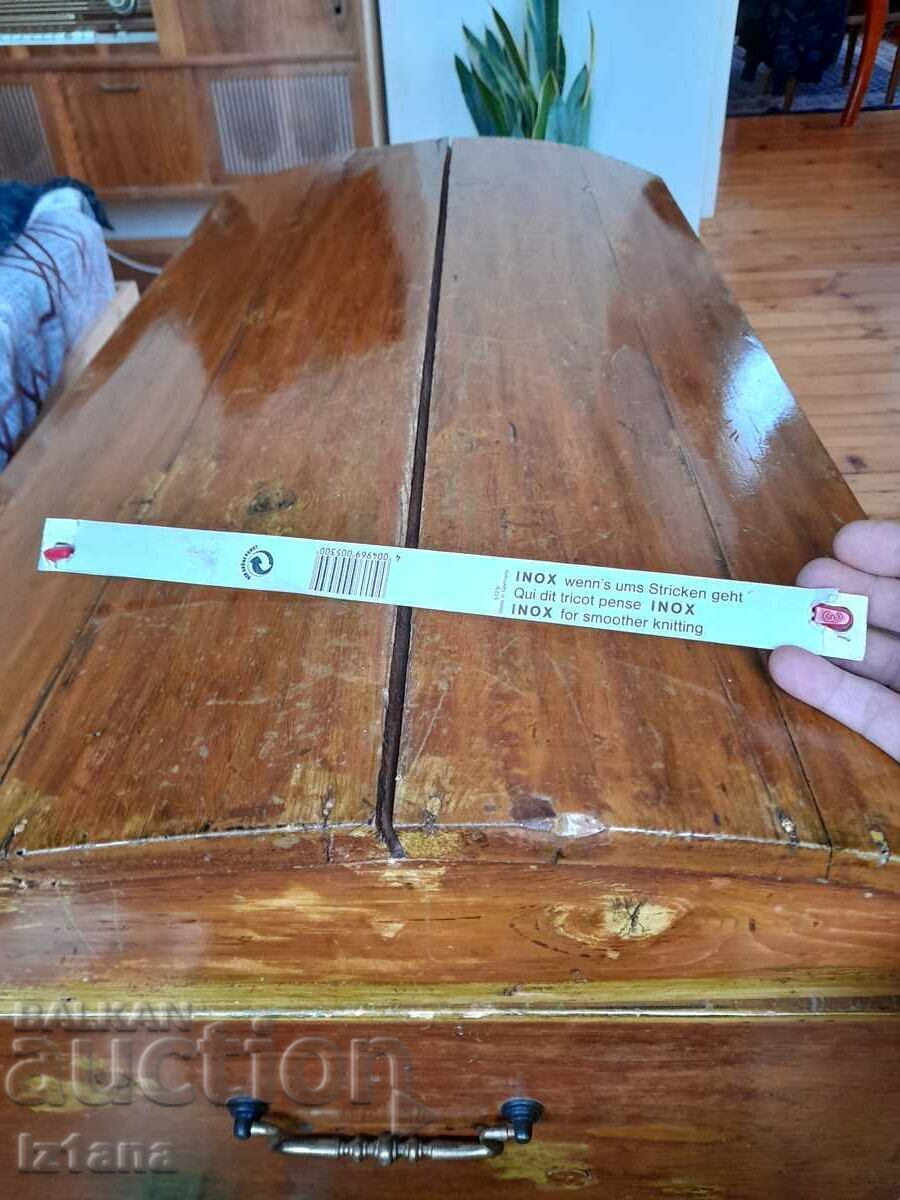 Old knitting needles with price 20.00 BGN | € 10.23 Old knitting needles with price 20.00 BGN | € 10.23