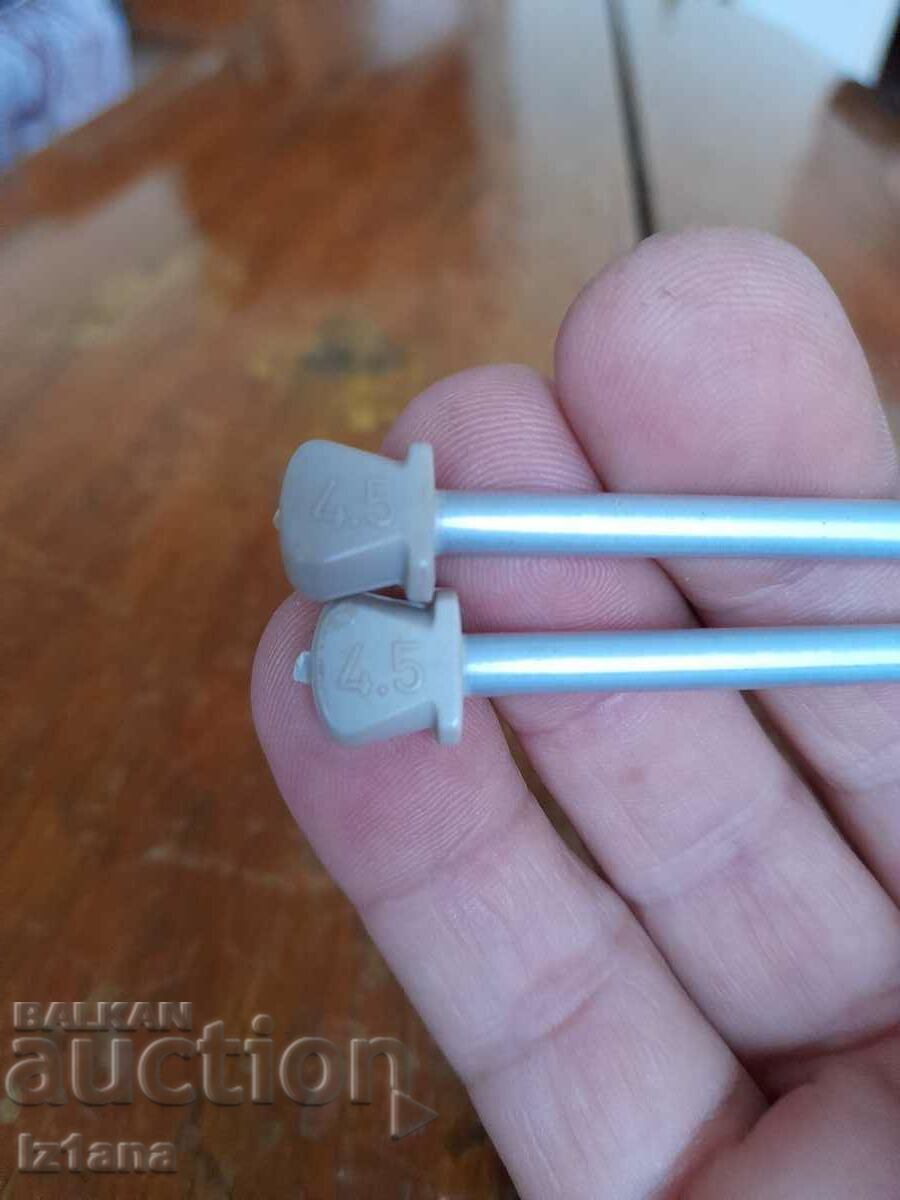 Auction Old knitting needles Auction Old knitting needles