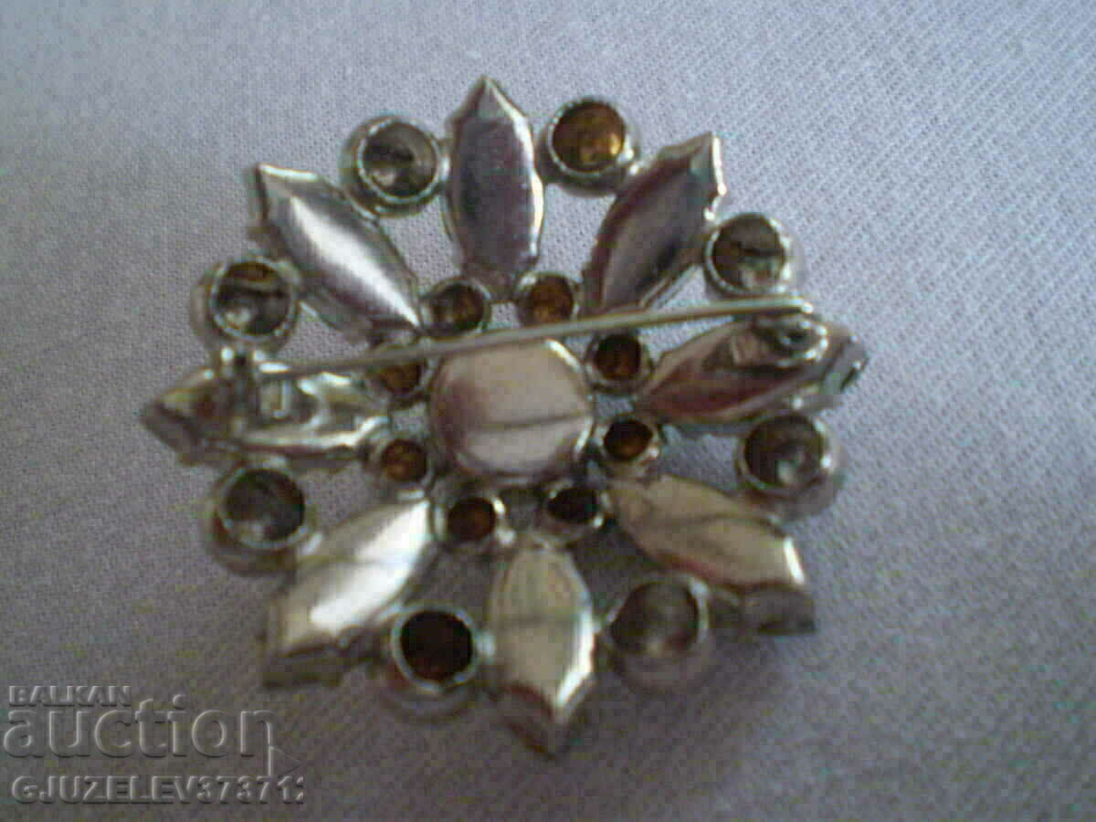 art deco antique brooch with price 40.00 BGN | € 20.45 art deco antique brooch with price 40.00 BGN | € 20.45