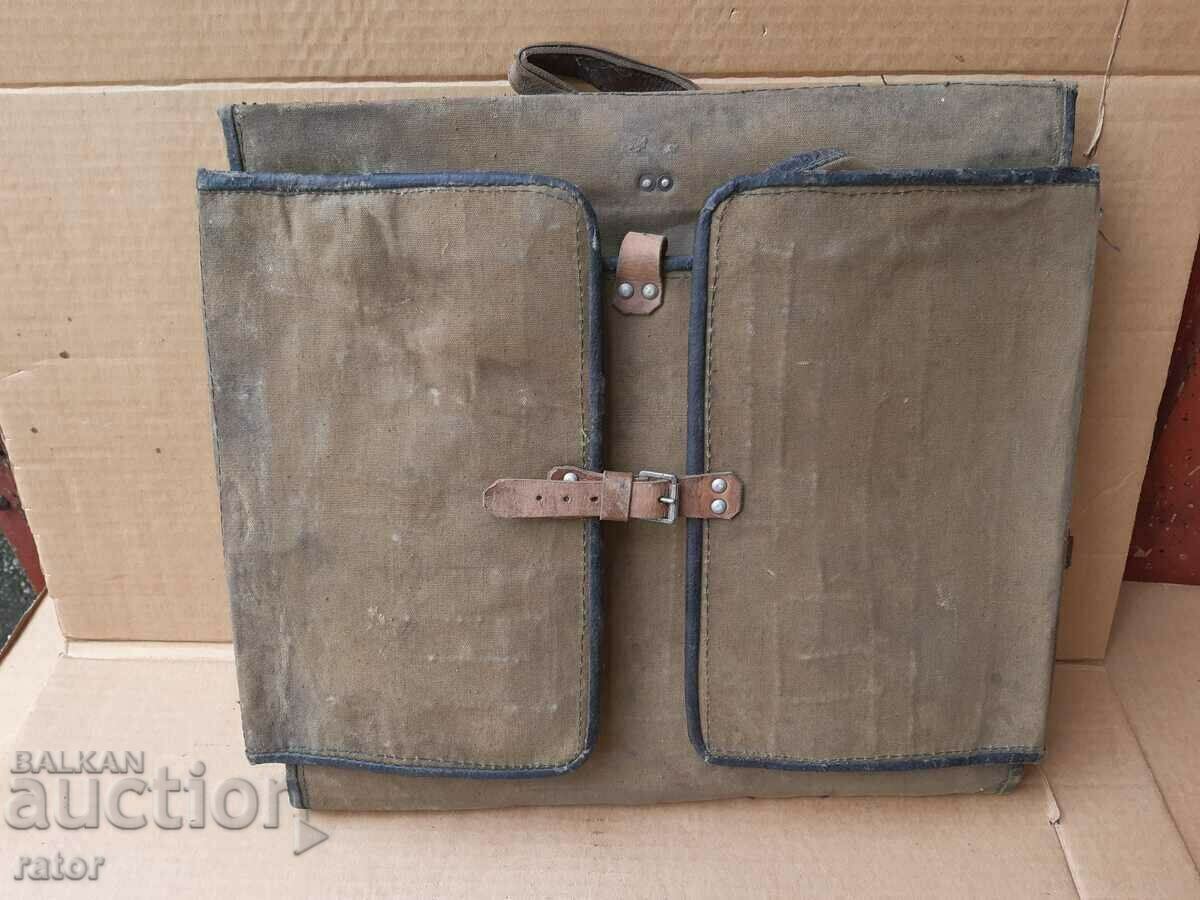 Παλιά πολύ μεγάλη πάνινη τσάντα - στρατιωτική; με τιμή 40.00 BGN | € 20.45 Παλιά πολύ μεγάλη πάνινη τσάντα - στρατιωτική; με τιμή 40.00 BGN | € 20.45