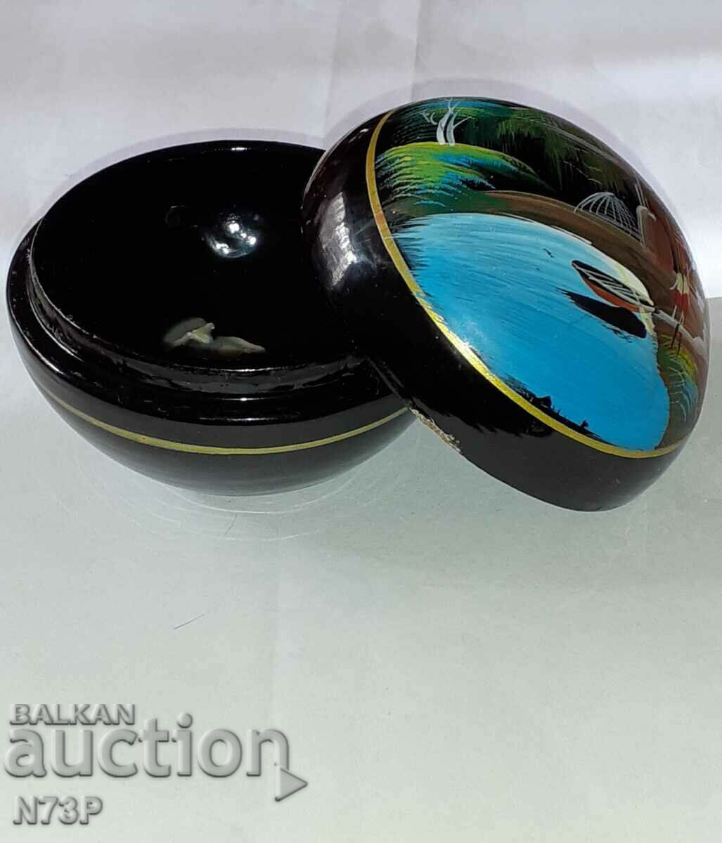 Auction OLD WOODEN BOX. HANDMADE. Auction OLD WOODEN BOX. HANDMADE.