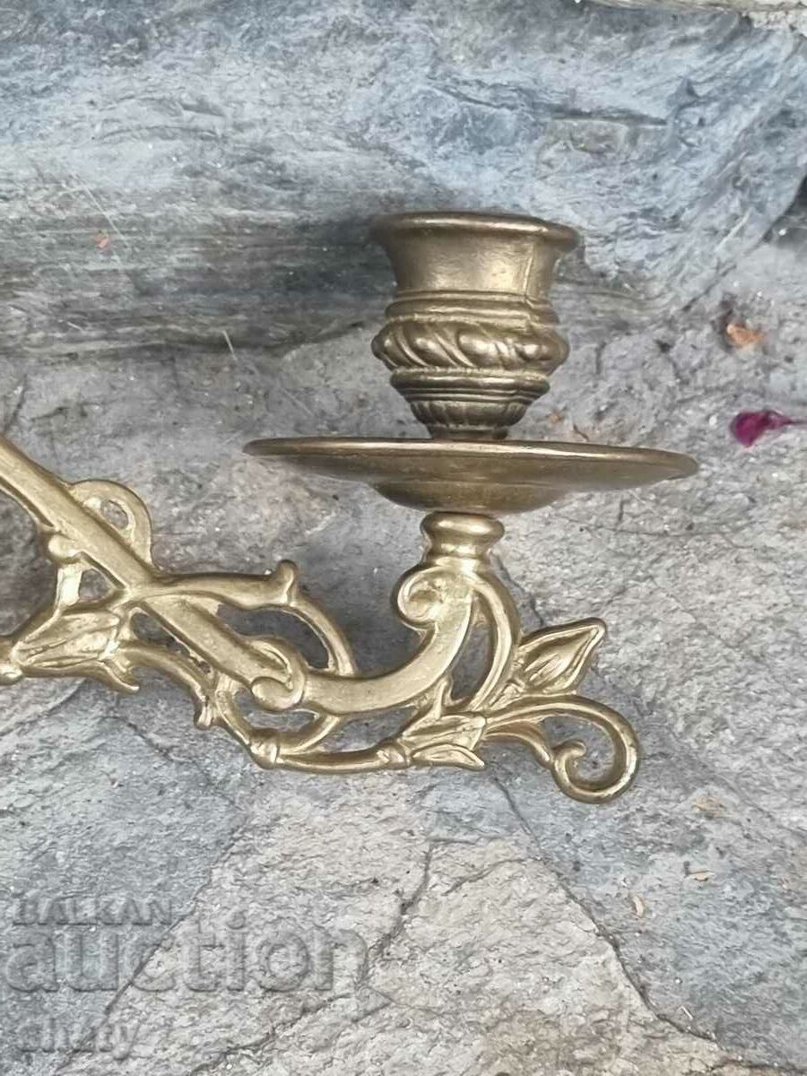 Sfeșnic vechi de perete din bronz cu preț 60.00 BGN | € 30.68