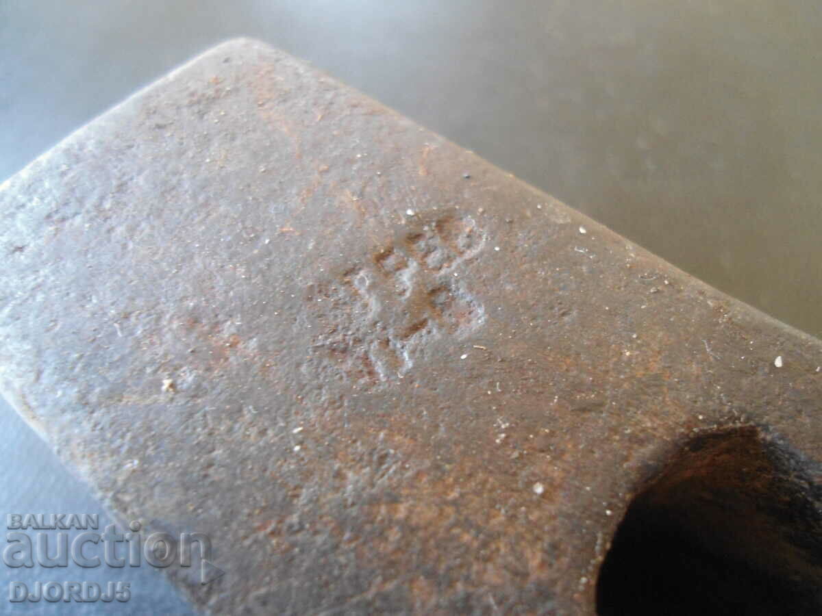 Old hammer, 0.910 kg, marking with price 4.00 BGN | € 2.05 Old hammer, 0.910 kg, marking with price 4.00 BGN | € 2.05