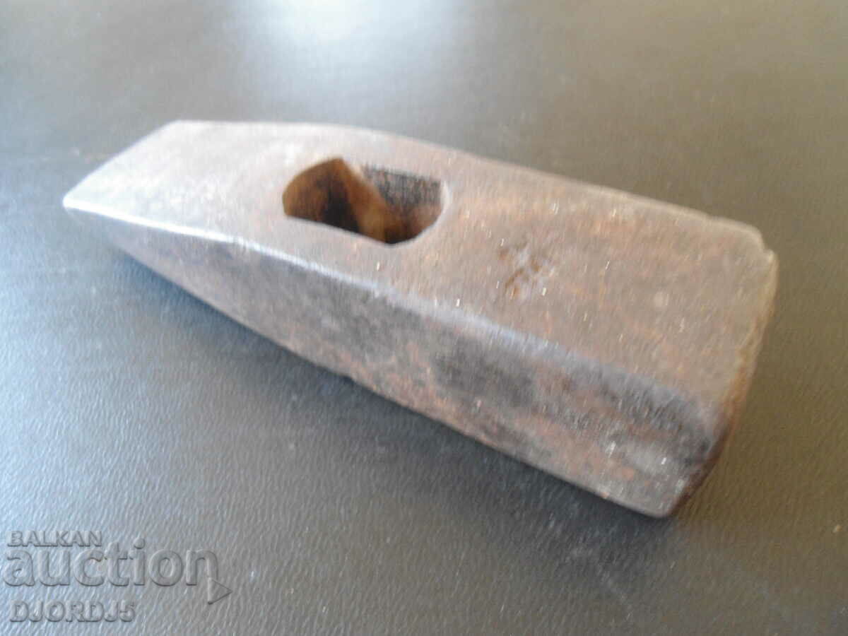 Auction Old hammer, 0.910 kg, marking Auction Old hammer, 0.910 kg, marking