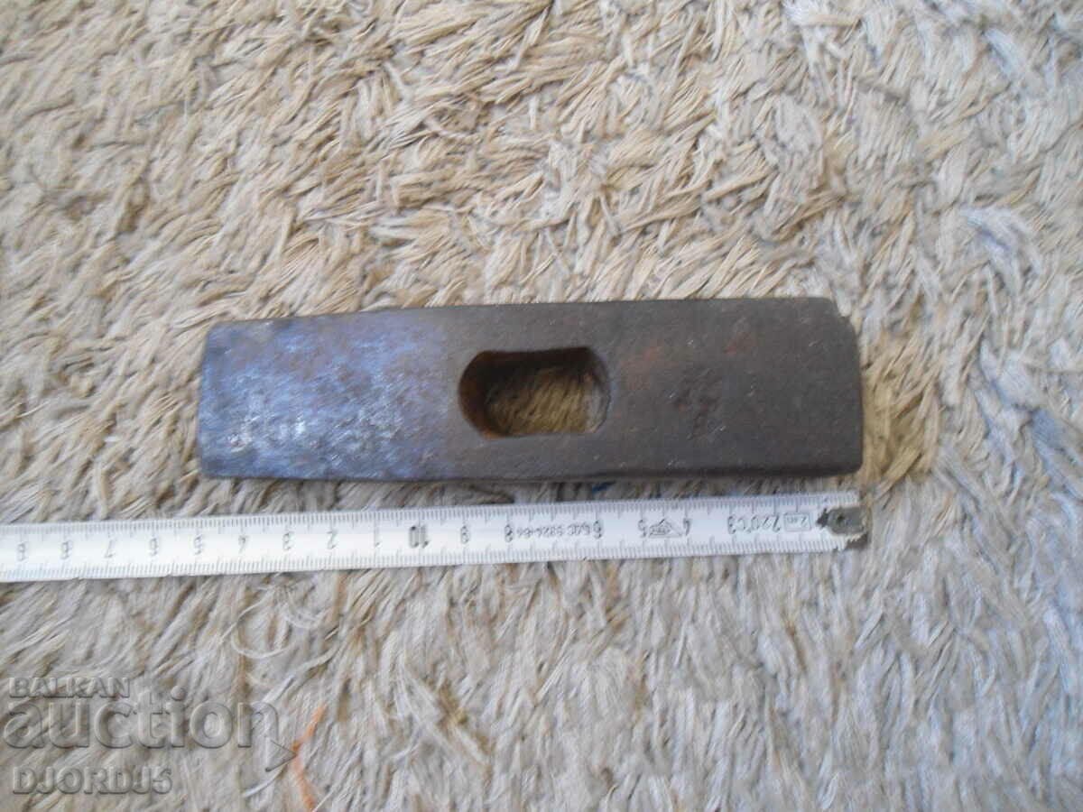 Delivery of Old hammer, 0.910 kg, marking Delivery of Old hammer, 0.910 kg, marking