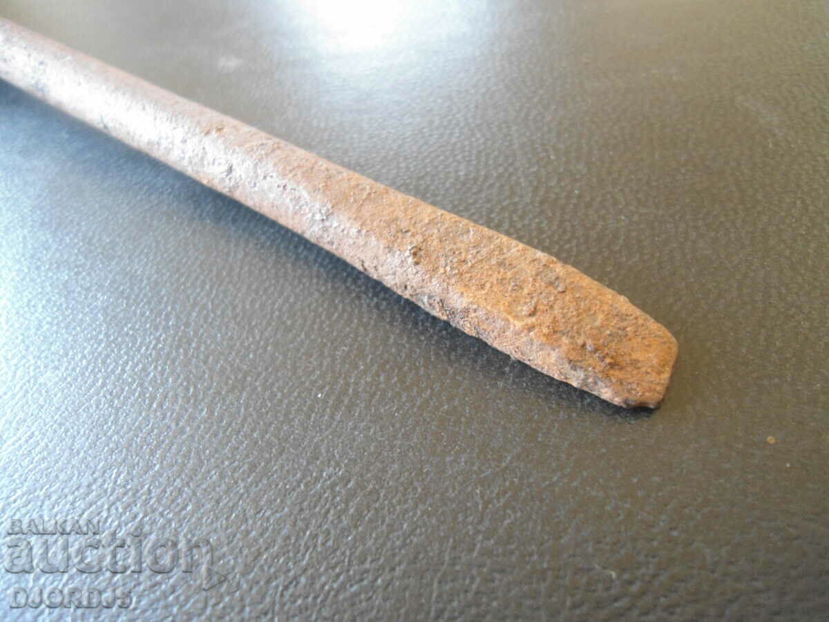 Old screwdriver, wooden handle with price 2.00 BGN | € 1.02 Old screwdriver, wooden handle with price 2.00 BGN | € 1.02