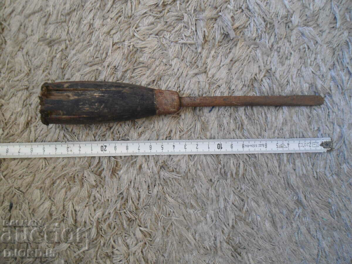 Auction Old screwdriver, wooden handle Auction Old screwdriver, wooden handle