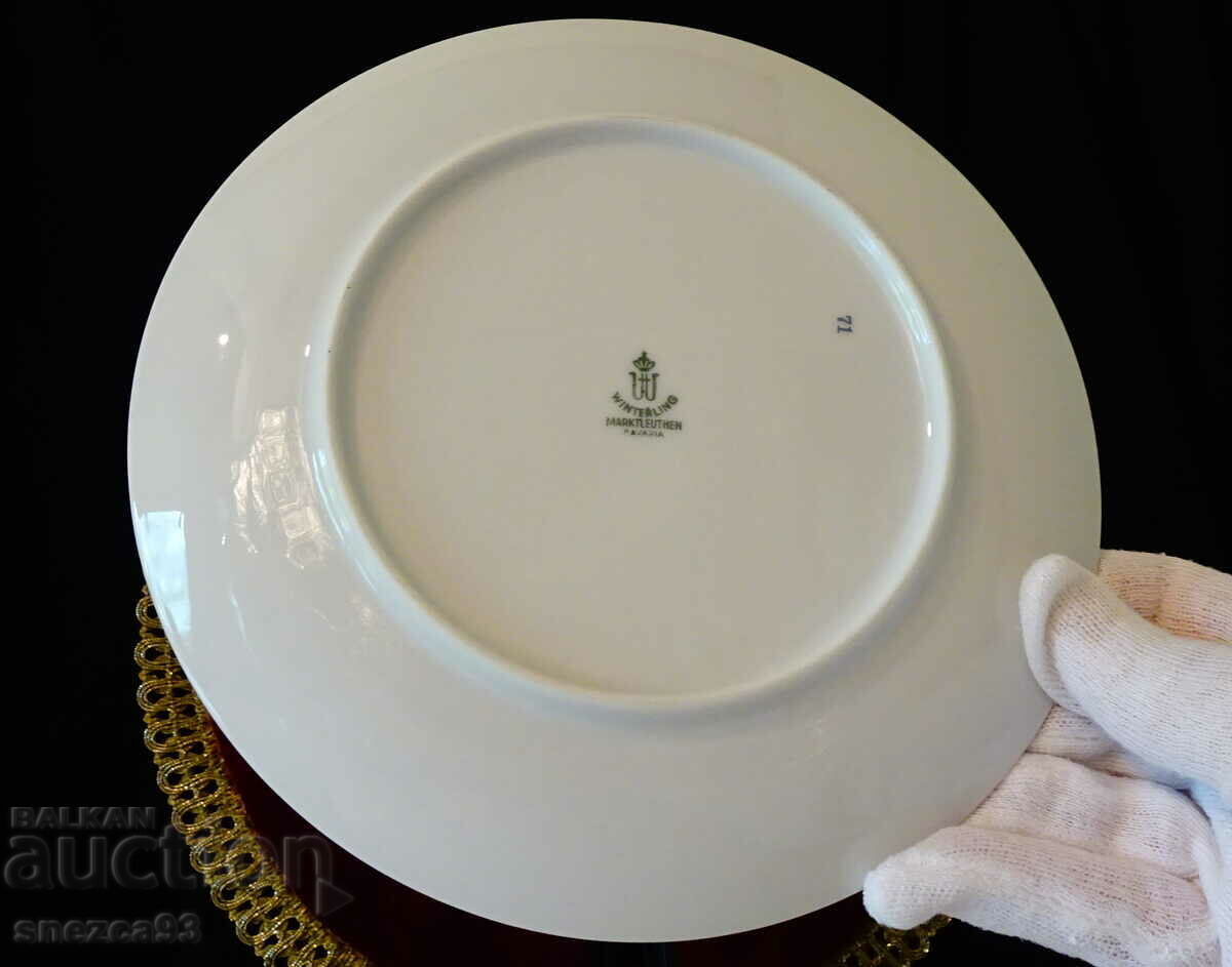 Delivery of Bavarian porcelain plate, gold, flowers, relief. Delivery of Bavarian porcelain plate, gold, flowers, relief.