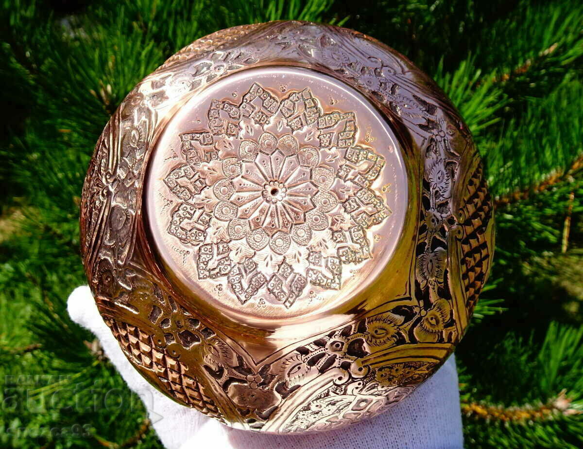 Persian Isfahan Qalamzani Copper Vase. - 5