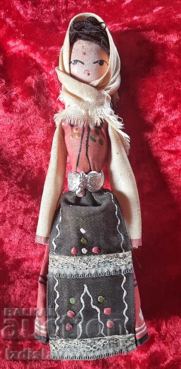 Παλιά αναμνηστική κούκλα Maiden με λαϊκή φορεσιά