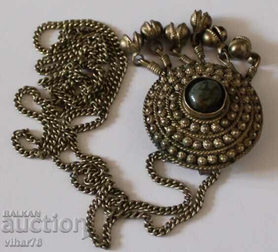 Delivery of Old medallion-sachan