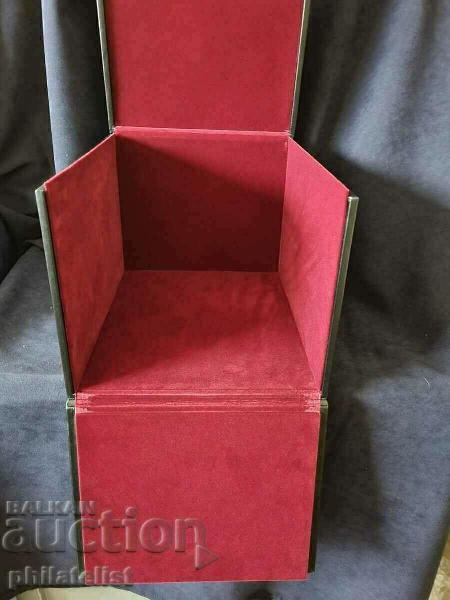 Delivery of CARGO MB 10 Luxury leather suitcase made of genuine leather Delivery of CARGO MB 10 Luxury leather suitcase made of genuine leather