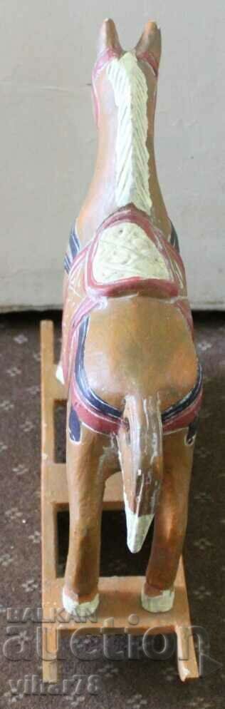 Доставка на СТАРА ГОЛЯМА ДЪРВЕНА ФИГУРА НА ЛЮЛЕЕЩ КОН Доставка на СТАРА ГОЛЯМА ДЪРВЕНА ФИГУРА НА ЛЮЛЕЕЩ КОН