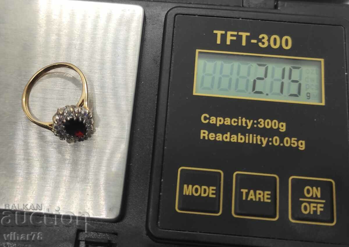 9K GOLD RING WITH GARNET - 7 9K GOLD RING WITH GARNET - 7