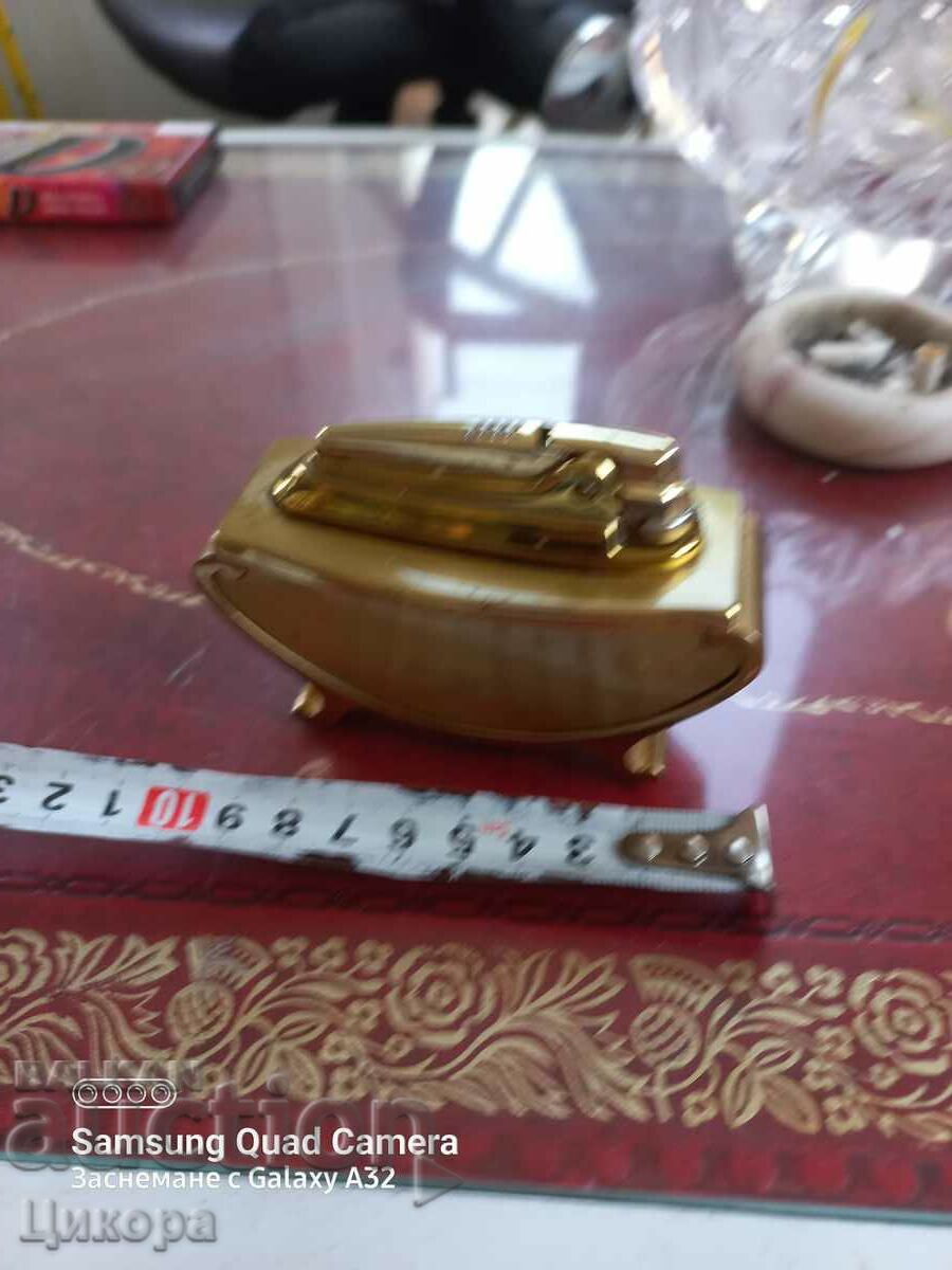 OLD TABLE BRONZE LIGHTER with price 40.00 BGN | € 20.45 OLD TABLE BRONZE LIGHTER with price 40.00 BGN | € 20.45