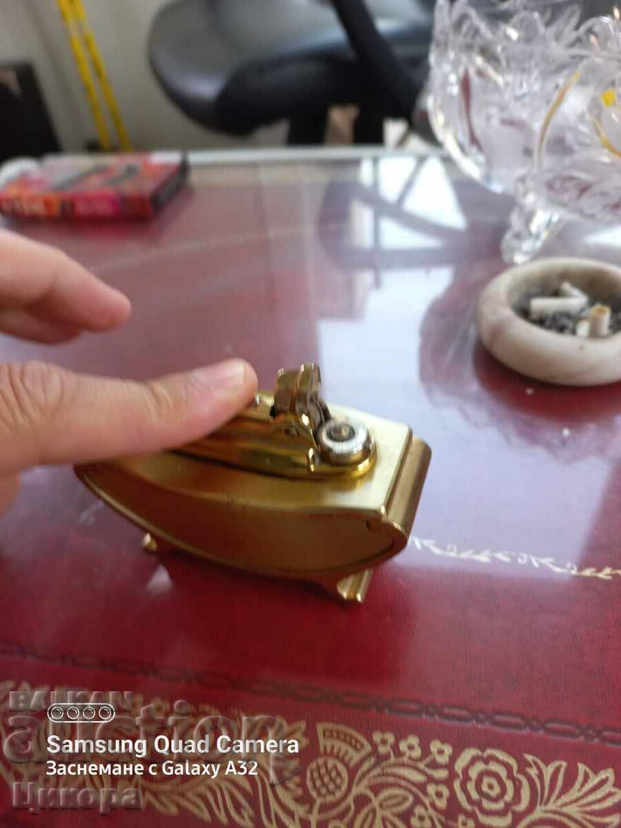 Auction OLD TABLE BRONZE LIGHTER Auction OLD TABLE BRONZE LIGHTER