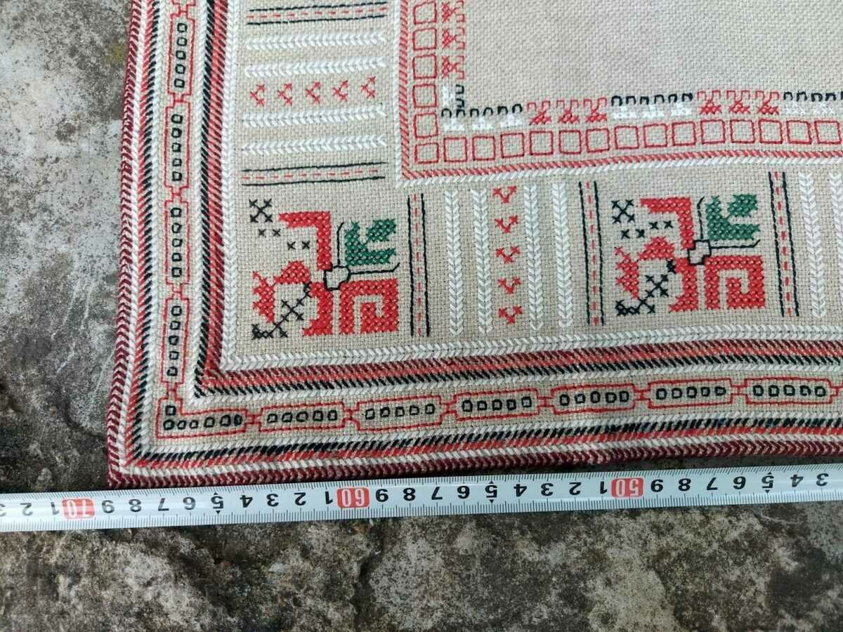 PLACĂ VECHE BRODERIE BRODERIE COPERTĂ DE BRODERIE cu preț 19.00 BGN | € 9.71 PLACĂ VECHE BRODERIE BRODERIE COPERTĂ DE BRODERIE cu preț 19.00 BGN | € 9.71