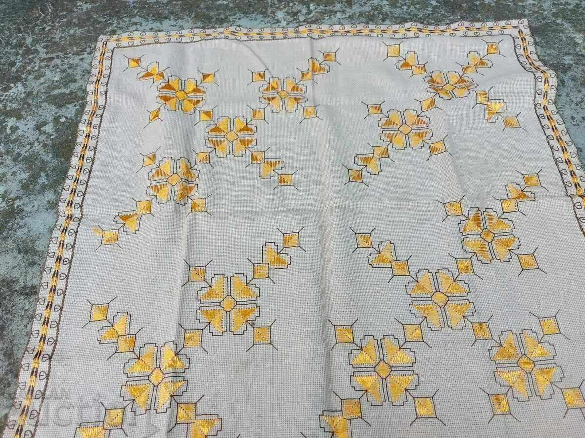 Delivery of OLD PLATE EMBROIDERY EMBROIDERY EMBROIDERY COVER