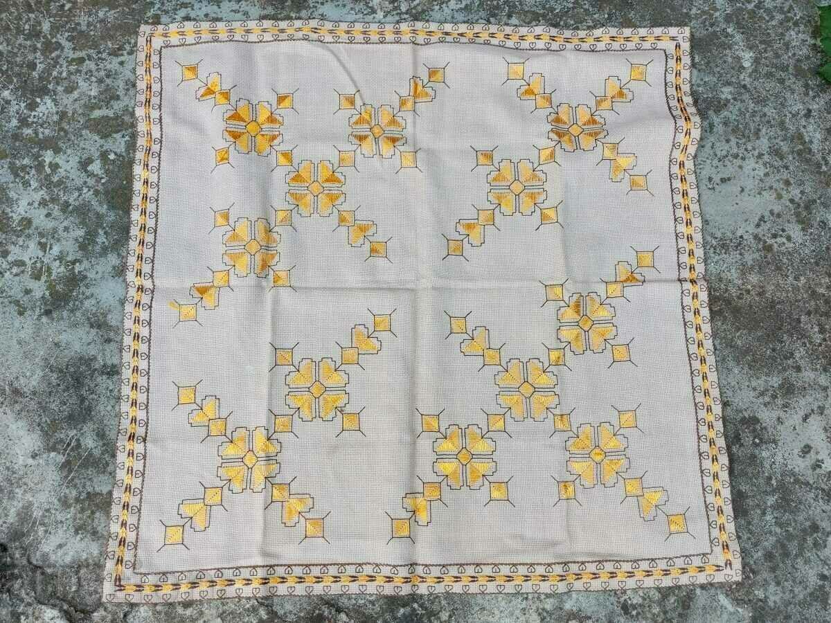 СТАРО КАРЕ БРОДЕРИЯ ШЕВИЦА ПОКРИВКА БРОДИРАНА