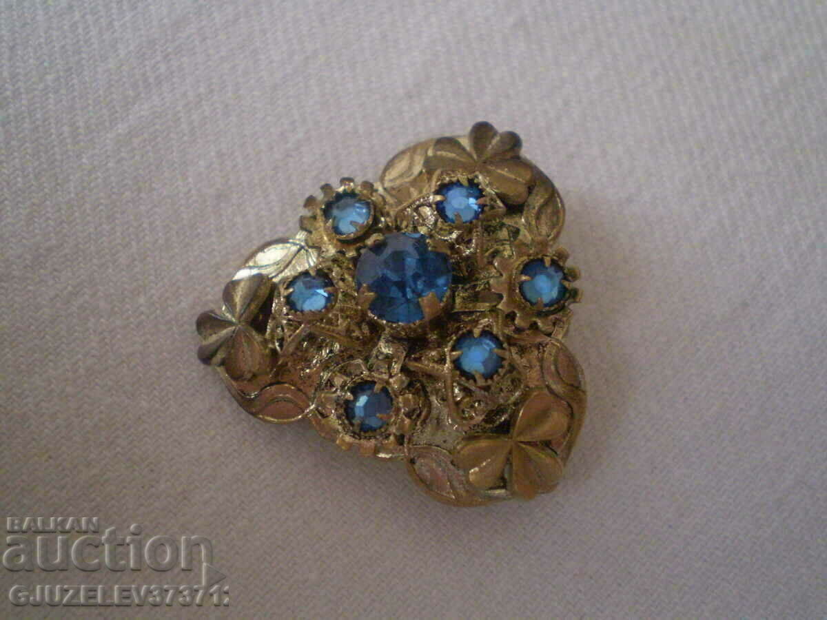 Auction old brooch filigree and gilding Auction old brooch filigree and gilding