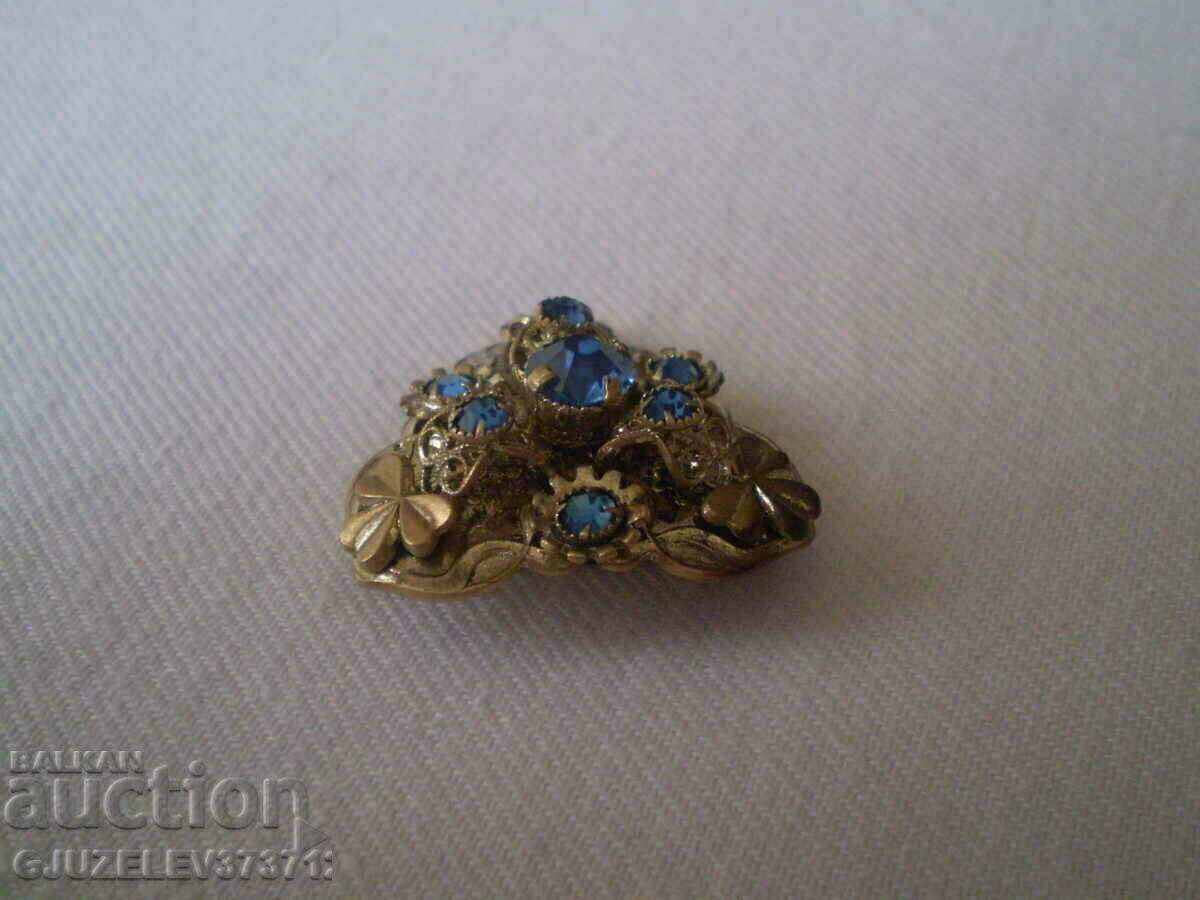 Delivery of old brooch filigree and gilding Delivery of old brooch filigree and gilding