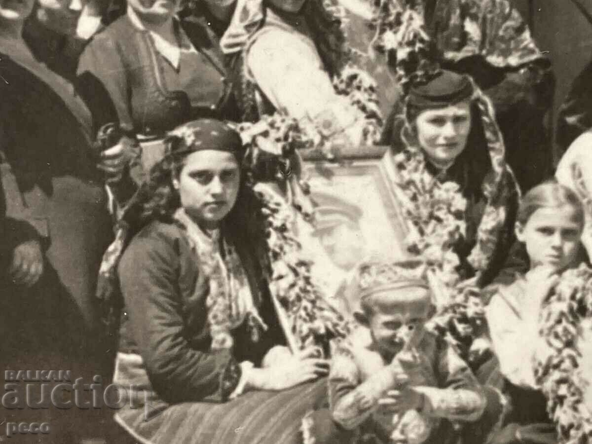 Auction Holiday Celebration Portrait of Hitler Photo Hacho Burgas? Auction Holiday Celebration Portrait of Hitler Photo Hacho Burgas?