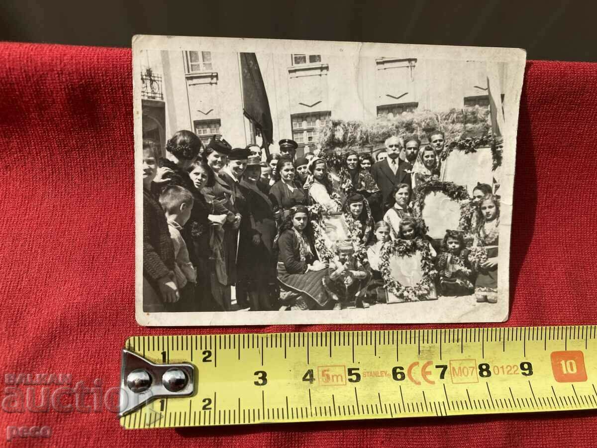 Holiday Celebration Portrait of Hitler Photo Hacho Burgas? - 5 Holiday Celebration Portrait of Hitler Photo Hacho Burgas? - 5