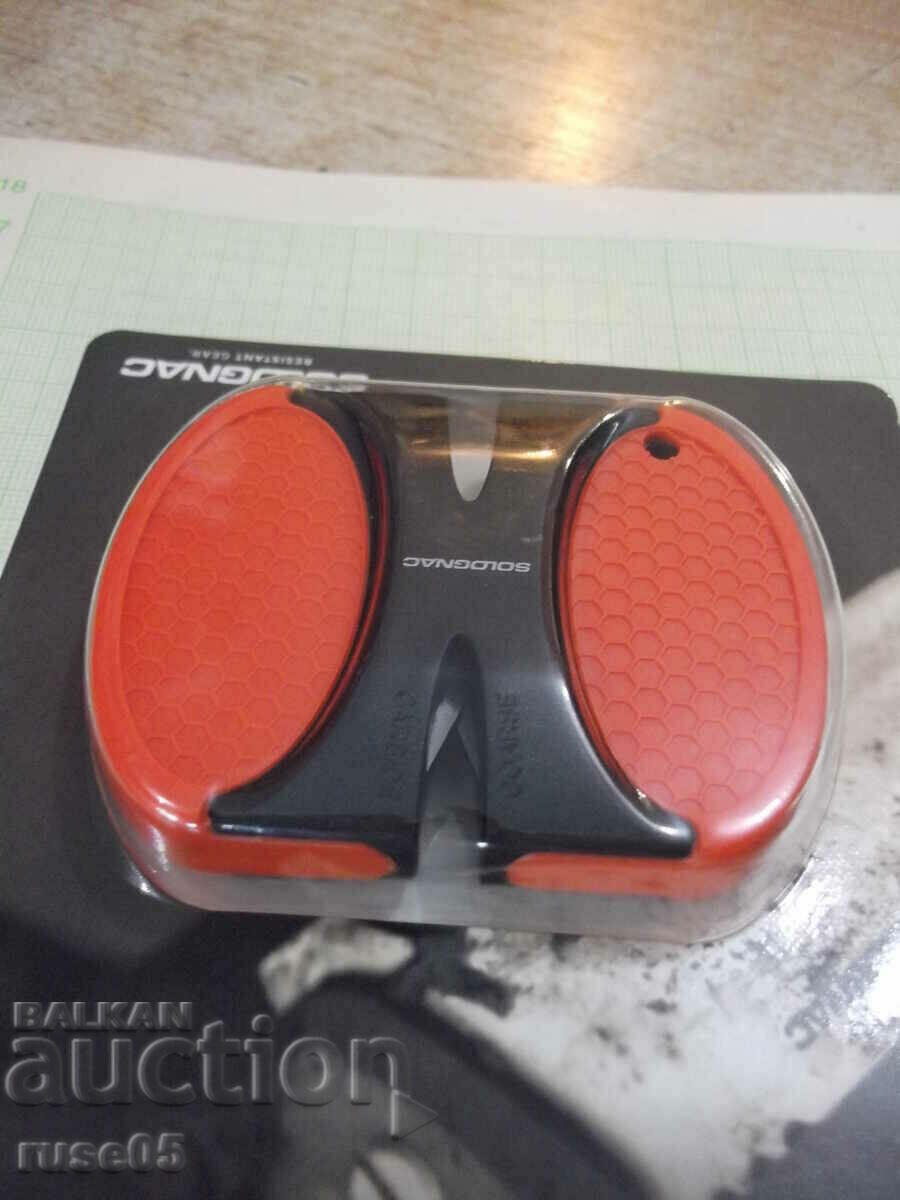 Sharpener "SOLOGNAC" with two sides for quick sharpening new - 6 Sharpener "SOLOGNAC" with two sides for quick sharpening new - 6