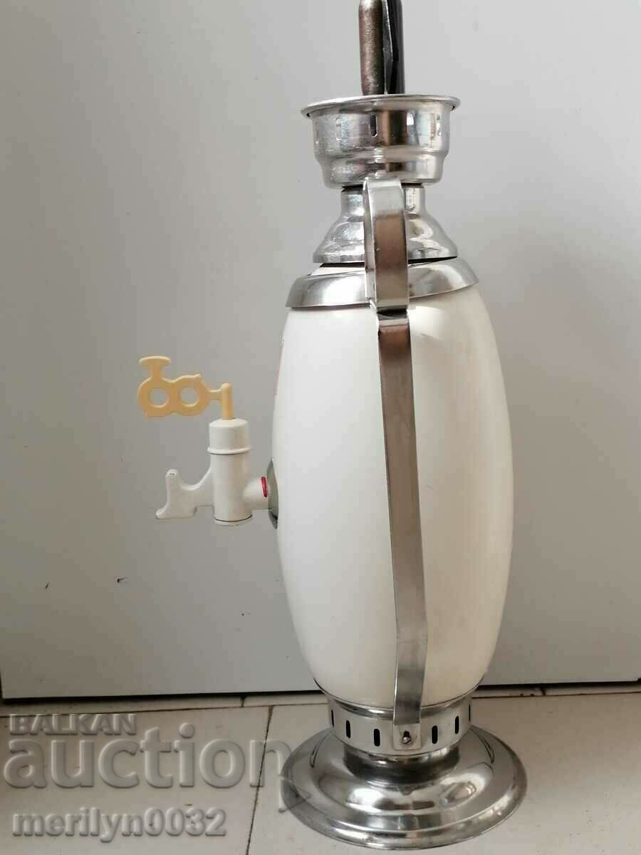 Delivery of Siphon from the Soviet Union soda, carbonated water, sodenche Delivery of Siphon from the Soviet Union soda, carbonated water, sodenche