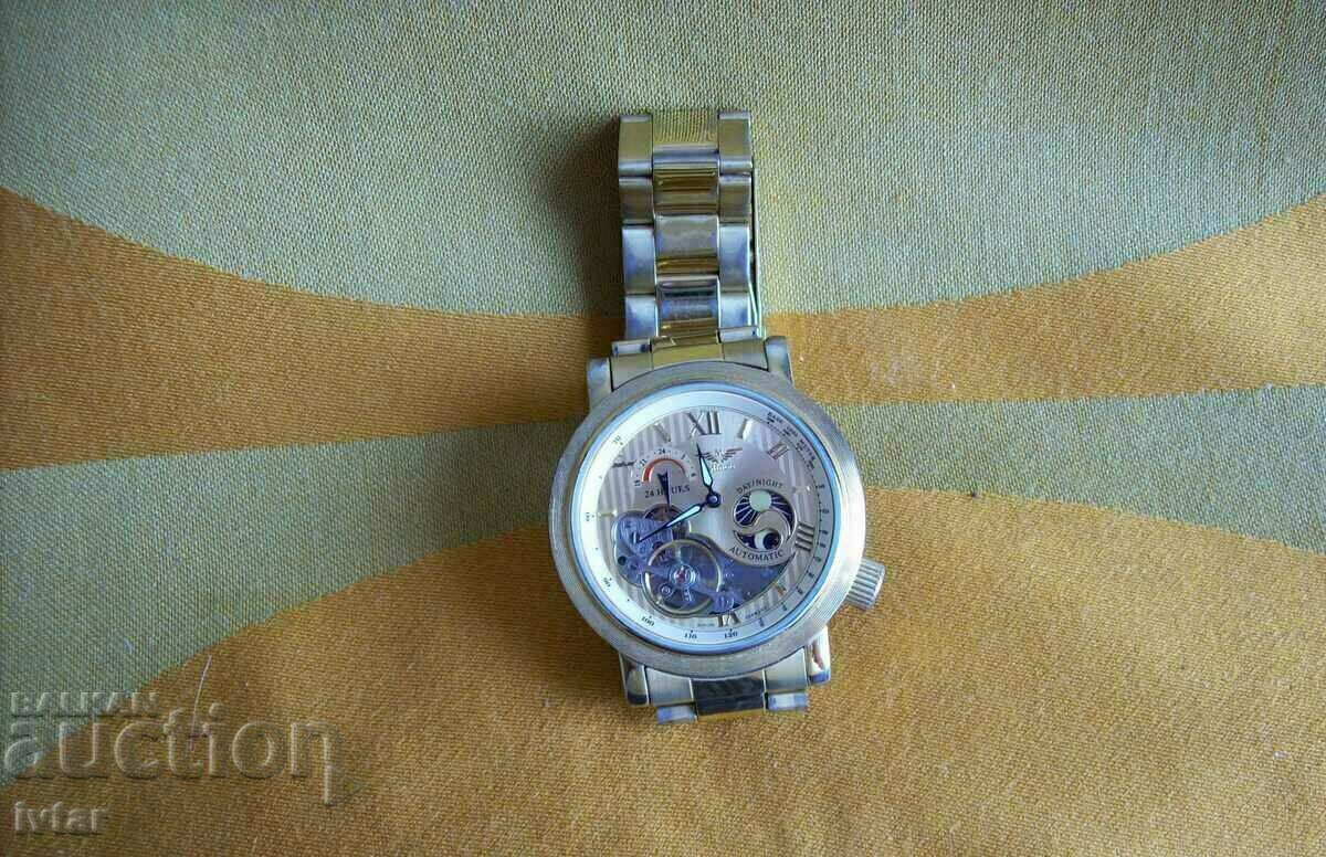 Часовник "MINOIR" автомат с цена € 55.00 | 107.57 лв.