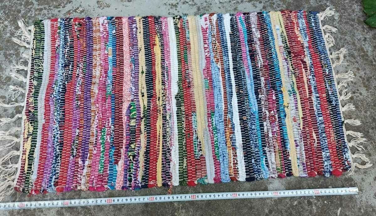 Delivery of OLD CARPET RUG WALL DECOR RUG EXCELLENT