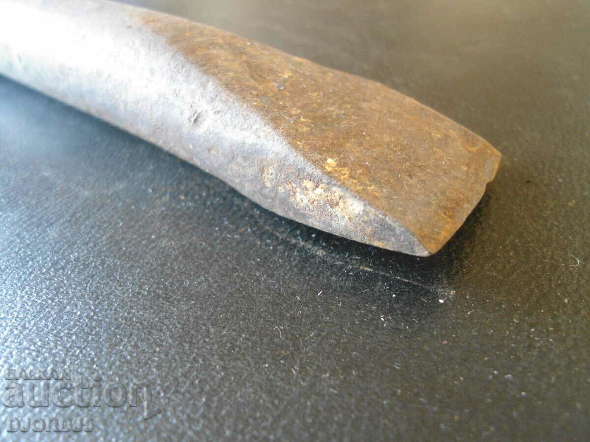 Ένα παλιό εργαλείο, ένα ελικόπτερο με τιμή 3.00 BGN | € 1.53