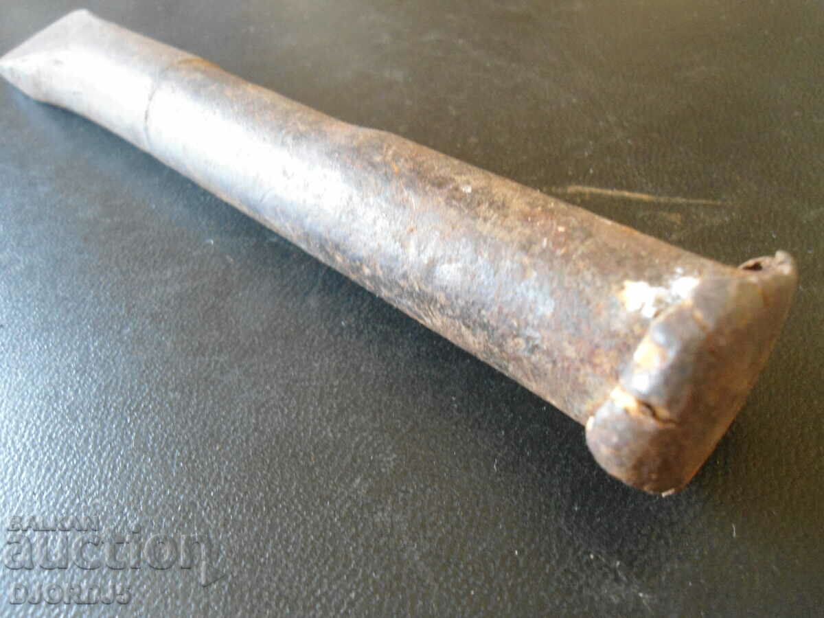 Παράδοση Ένα παλιό εργαλείο, ένα ελικόπτερο