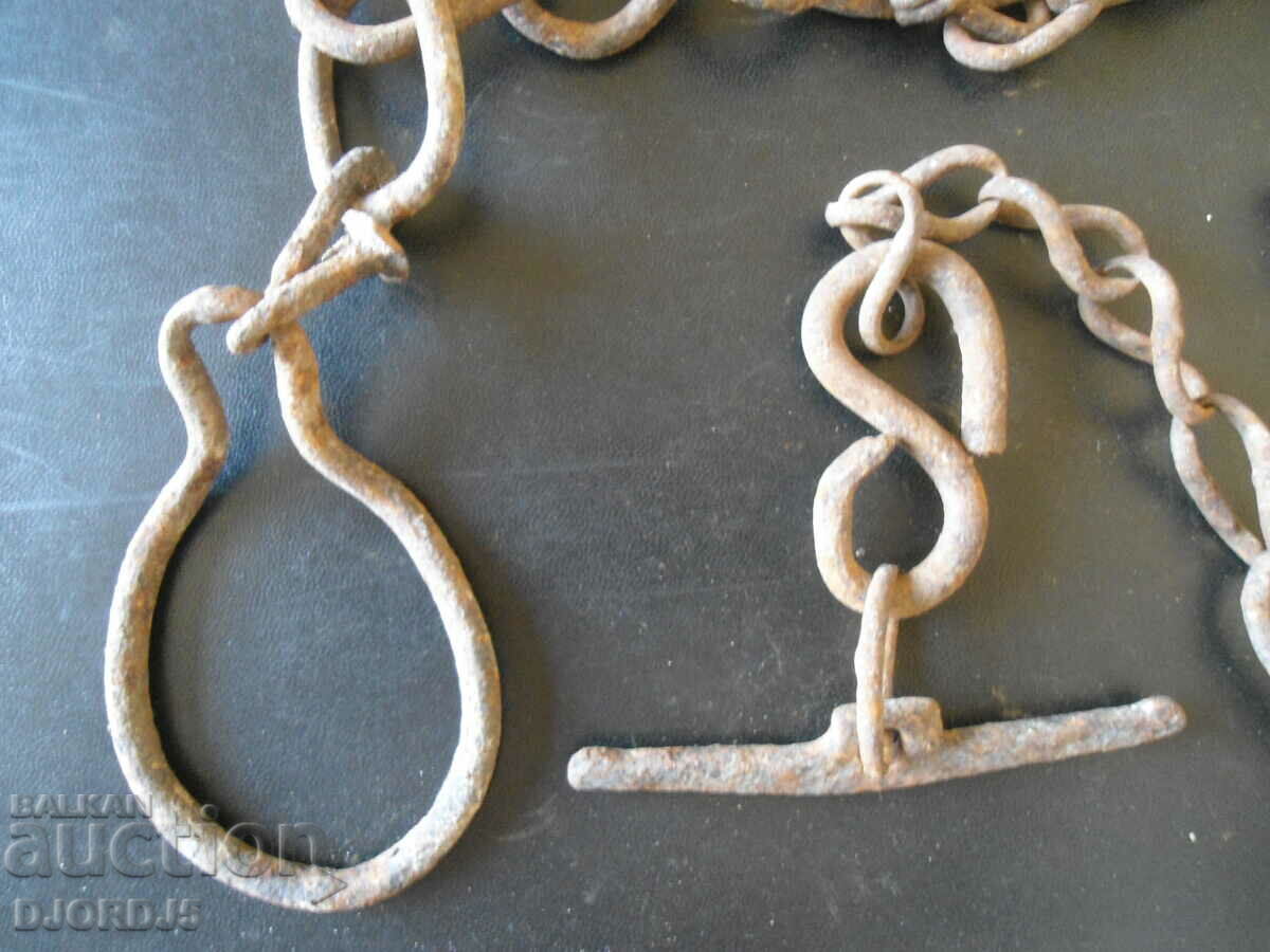 Lanț vechi, 1,05 m cu preț 3.00 BGN | € 1.53 Lanț vechi, 1,05 m cu preț 3.00 BGN | € 1.53