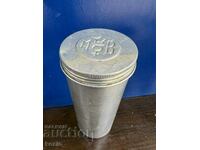 Veche cutie militară din aluminiu