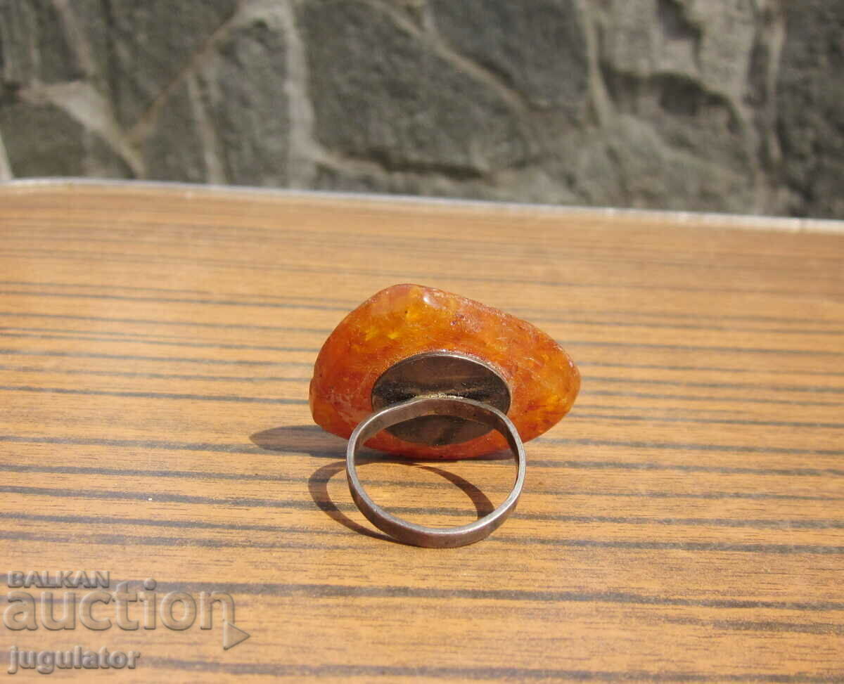 Delivery of old Russian women's ring with large amber Delivery of old Russian women's ring with large amber